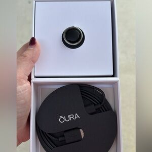 Oura ring, size 9, gen3, silver, heritage